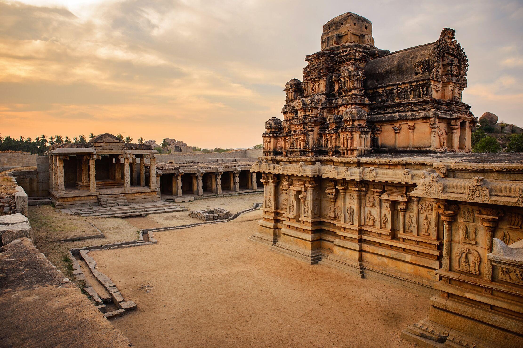 21. Architectural Wonders of Karnataka Trail2