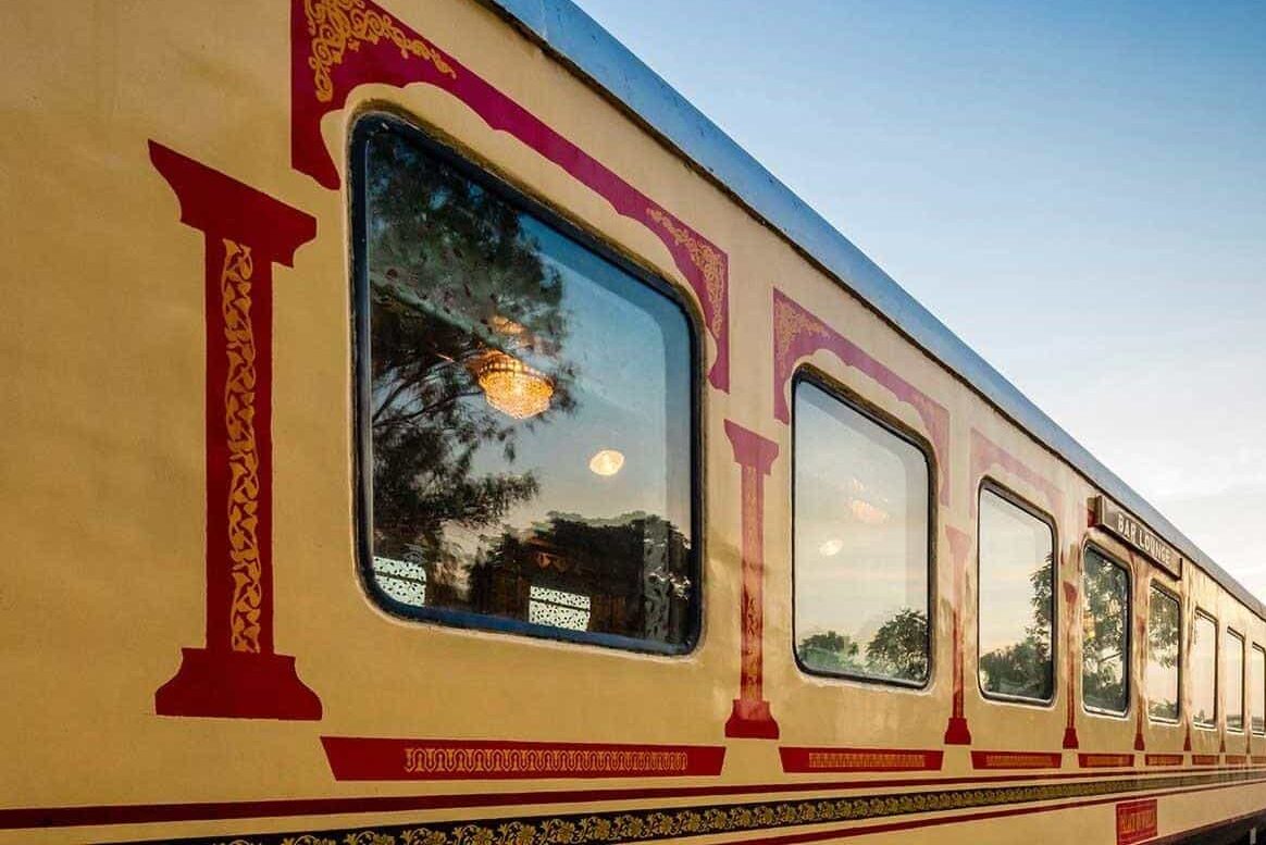 compressO-5. Luxury Train Trip in India